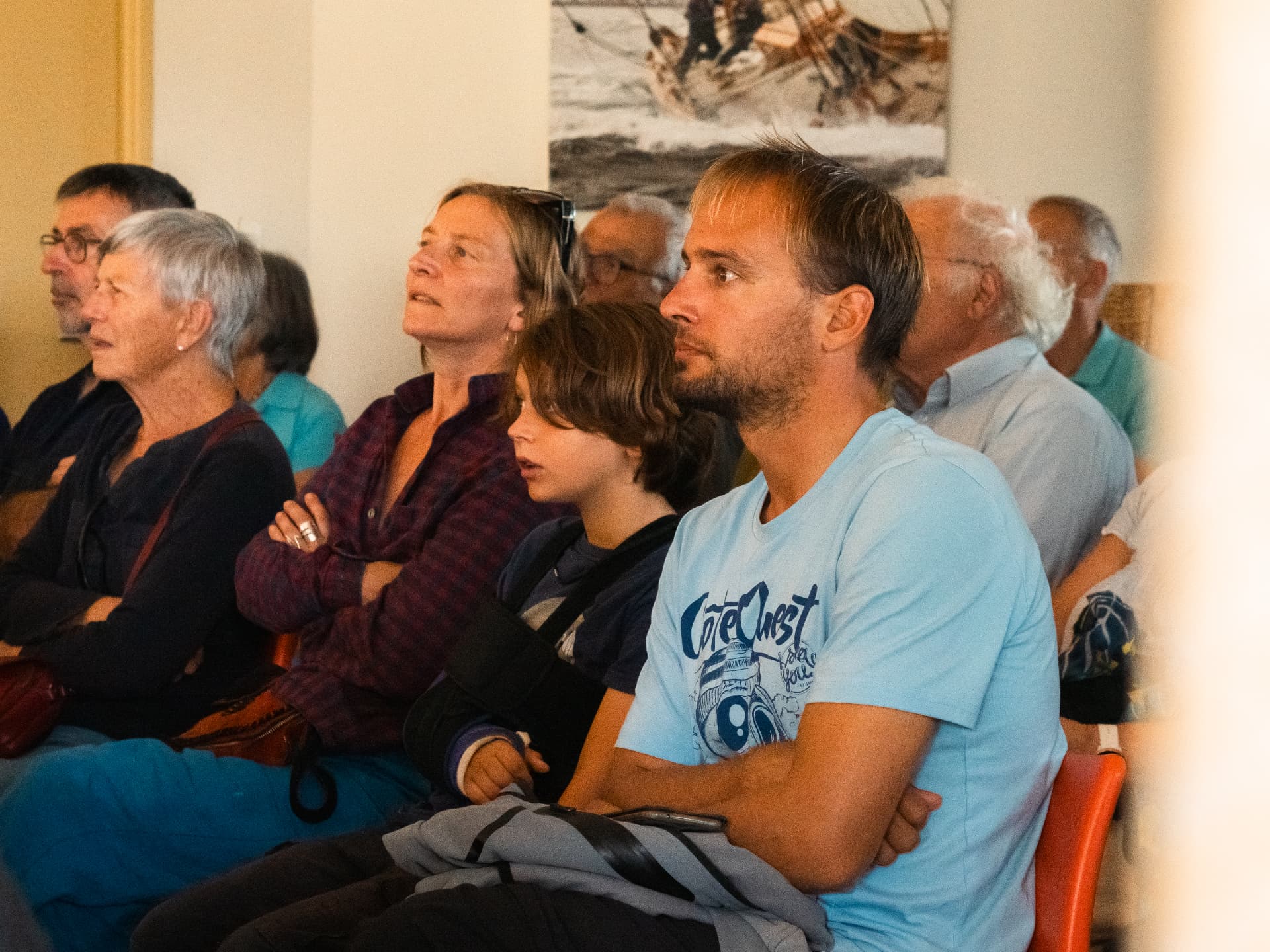 Public attentif pendant la conférence